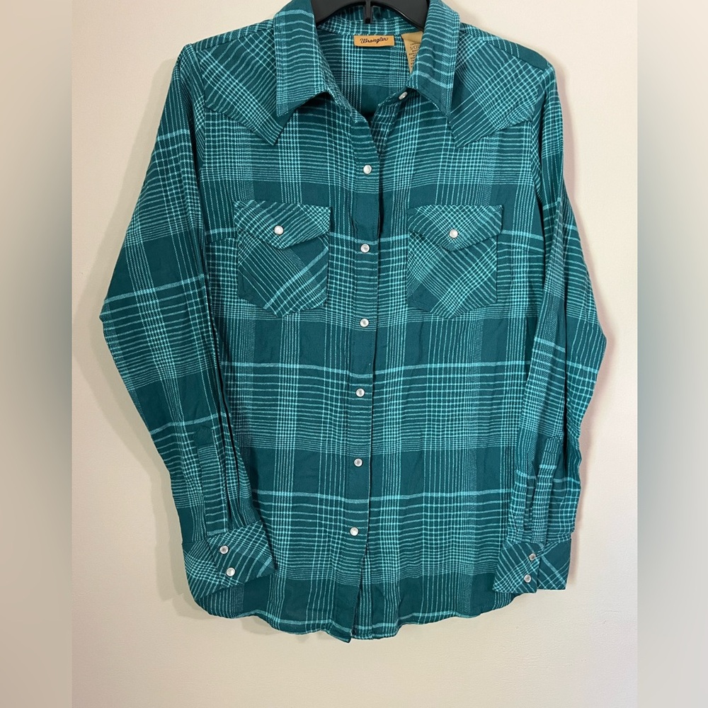 NWT Wrangler, teal long sleeve plaid button up size small